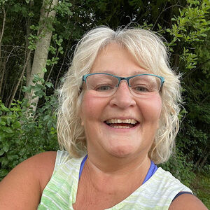 Meet your Posher, Loni